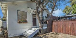 609 1/2 Milwood Avenue Gallery 1