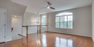Lovely Townhome with 2 Car Garage Lovely Townhome with 2 Car Garage Gallery 4
