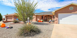 Beautiful 4 bedroom, 2.5 bath home Gallery 1