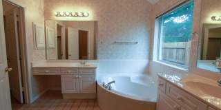 Beautiful 3 Bedroom, 2 Bath Home in West Round Rock Gallery 24