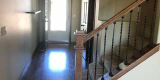 Beautiful West Side 3 Bed/2.5 Bath Townhome! Gallery 5