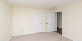 Chestnut Hill East Gallery 18