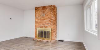 Available NOW - Private 2 Bedroom Home w/ Beautiful Updates! Gallery 4