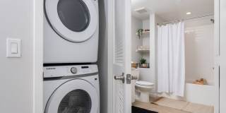 Downtown Ontario Luxury Apartments Gallery 57