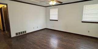 Great Duplex in Medical District 2 Bedroom 1 Bath Washer and Dryer Hook Ups Gallery 3