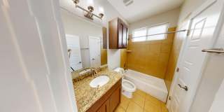 Gorgeous Condo in Edgewick - Minutes from Soco! Gallery 16