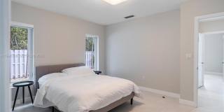 1055 Stillwater Dr Gallery 21