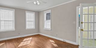 Charming 2 Bedroom Home Just Blocks from USC Campus with Great Parking & Move-In Ready Appeal Gallery 9