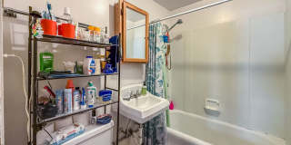 Charming & Convenient 2 Bedroom Near UIUC – Great Location! Gallery 12
