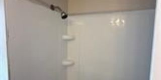 498 Broadway Avenue Gallery 8