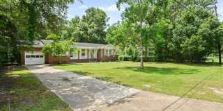 Beautifully Renovated 3-Bedroom Home with Garage & Spacious Yard in Mobile Gallery 6