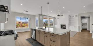 Custom 6 Bedroom Home in Great Location. Gallery 13