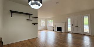 Charming 3-Bedroom Home on Embarcadero Road Gallery 8