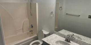 Room in 3 Bedroom Home at Tennyson Dr Gallery 5