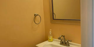 3 Bedroom 2.5 Bath Townhouse Gallery 28