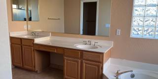 3500 SFT home, 5 Bed 3 bath with POOL and 3 car garage Gallery 30