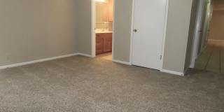 South Tyler! 3 Bedroom, 2 Bath Duplex w/Garage Gallery 21