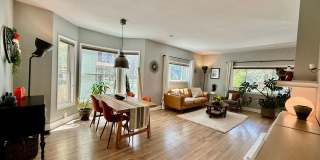 Distinguished 4 bed, 2 bath Bungalow in the Old North End Gallery 5