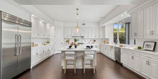 5011 Hayvenhurst Avenue Gallery 17