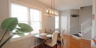 Large townhome with garage for rent in Taylor Springs! Gallery 5