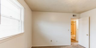 Bellevue Gardens Gallery 23