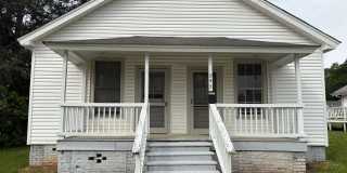 2 bedroom 1 bathroom Sunlight Filled Bungalow Gallery 1