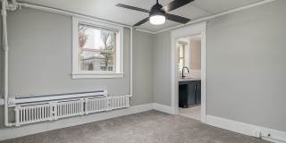 Elegant Renovation! HUGE 1 Bed 1 Bath Available Now! Gallery 8