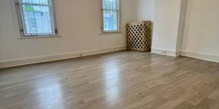 Stunning 3-Bedroom Townhome in Carroll Park! Available NOW! Gallery 14