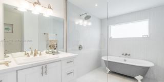 44 NW 40th St Gallery 12