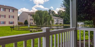 LakeRidge Square Gallery 27