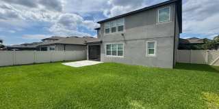 Spacious 5-Bedroom Riverview Home Gallery 76