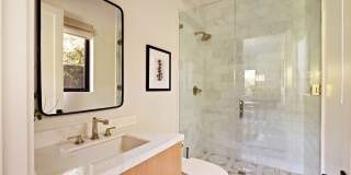 2137 Glyndon Ave Gallery 33