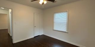 Adorable 2 bedroom 1 bathroom home with a garage! Gallery 18