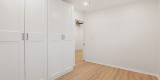 806 Navy St Gallery 11