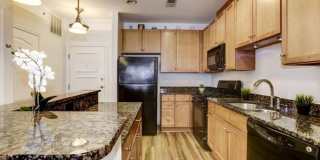 1 bed/ 1 bath Right off Meridian Hill Park with Reserved Parking! Available July 10! Gallery 7