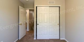 Fantastic 4 bedroom, 2 bathroom home in great location! Gallery 17