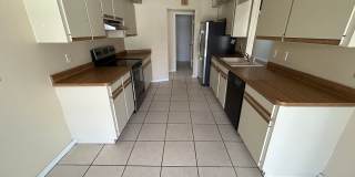 3/2 POOL Home- Beautiful Central Sarasota. Location, yard, pet-friendly!! Gallery 24