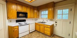 3 Bedroom 1.5 Duplex Gallery 8