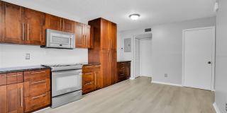 15217 W POND WOODS Drive Gallery 12