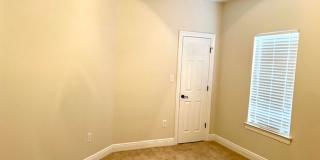 Brick home off Cottage Hill/ Knollwood Gallery 11