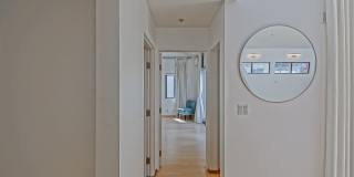 MODERN & BRIGHT. TOP-FLOOR, 4BR3BA HOUSE-LIKE APARTMENT W/ OPEN FLOOR PLAN, 3 DECKS FOR INDOOR/OUTDOOR LIVING & 2-CAR GARAGE JUST BLOCKS TO ABBOT KINNEY, PARK & MINS TO CANALS & BEACH! Gallery 14