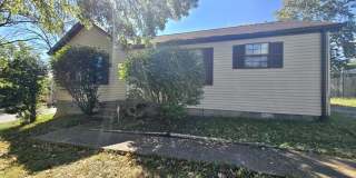 3/1 on Spacious Corner Lot! Gallery 1