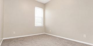 500 E Ormsby Ave Gallery 10