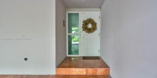 1000 Venetian Way Gallery 10