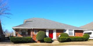 3611 North Drexel Boulevard Gallery 1