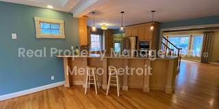 4-Bedroom Home in Troy, Michigan Gallery 6