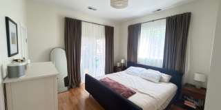 Beautifully updated & maintained 2 bed/2 bath Noble Square condo in an intimate 3 unit building. Gallery 13