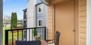 Charming 2BR Condo in Bothell Gallery 19