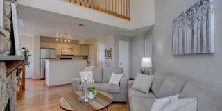 2-Story Condo, Wood Flrs Wood FP Gallery 4