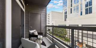 Aston Post Oak Gallery 7